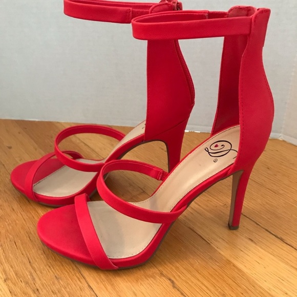 Heart in D Shoes - Heart in D Zippered Heel Strappy Heels Size 7.5